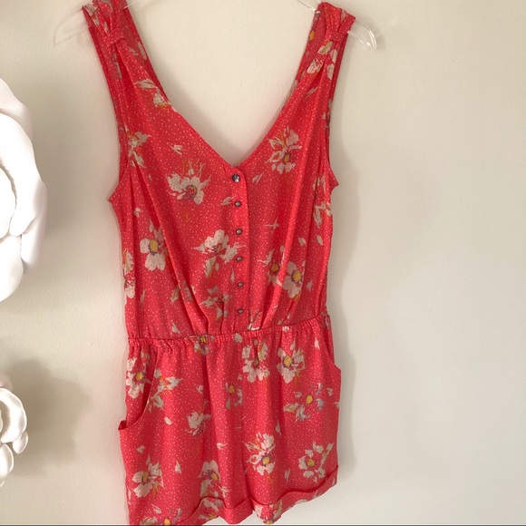 Beautiful romper - Picture 2 of 3